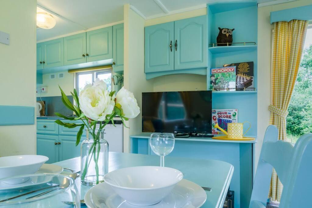 Wind In The Willows: Sleeps 4, Kitchen, Bathroom, Lounge, Wifi Napton on The Hill Exterior foto